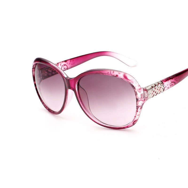 Elegant Women's Oval Sunglasses